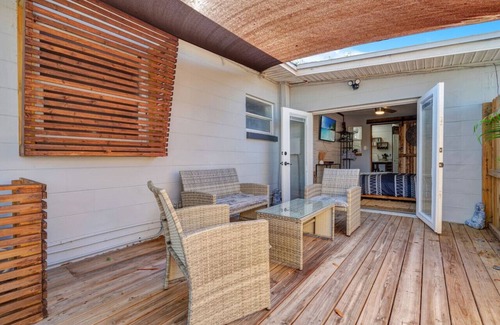 Conway Apartment | Peaceful Lake view + 10min to dwtn + near parks
