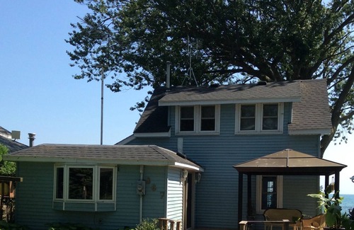 Town of Essex House | Peaceful Lakefront Cottage~Clean & Comfortable, BBQ, FirePit, nr wineries beach