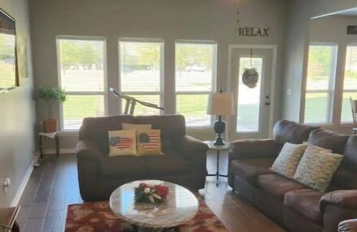 Verdigris House | Peaceful living 3 bed 2 bath on 3 acres