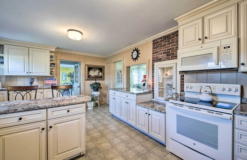 Bath House | Peaceful Maine Home w/Patio: Ocean Inlet Getaway!