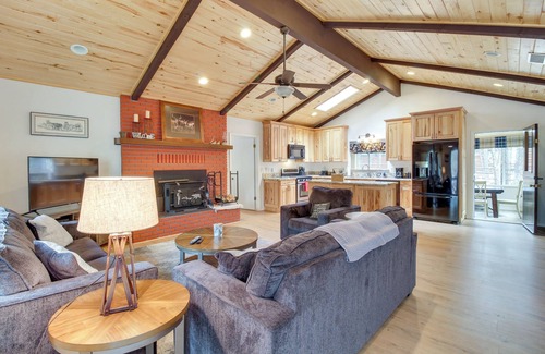 Pinetop Cottage | Peaceful Mountain Getaway in the Pines!