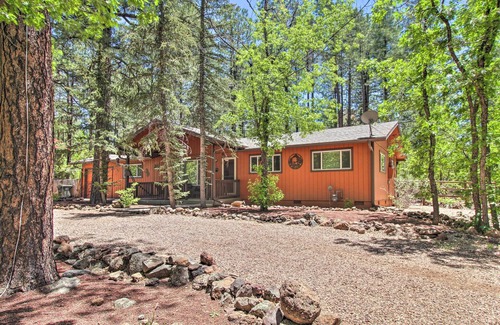 Pinetop Cottage | Peaceful Mountain Getaway in the Pines!
