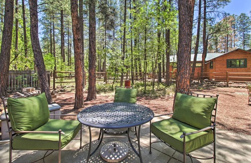 Pinetop Cottage | Peaceful Mountain Getaway in the Pines!