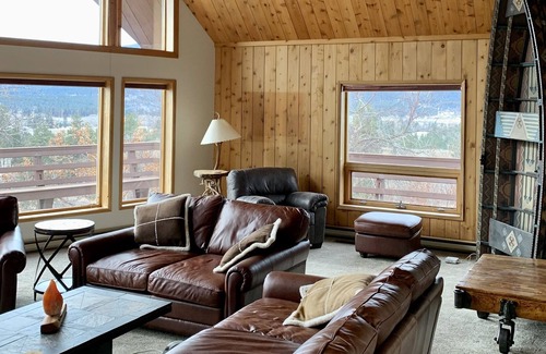 Grantsdale Ski Chalet | Peaceful Mountain View Retreat
