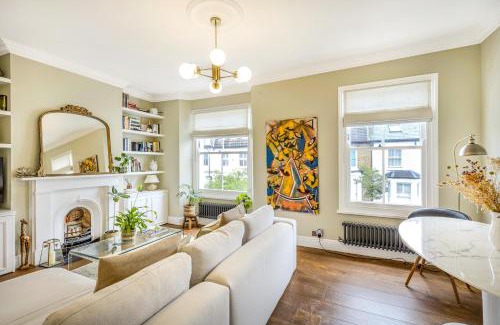 Sands End Apartment | Peaceful multilevel 2BR flat with Garden in Fulham
