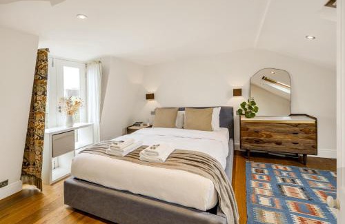 Sands End Apartment | Peaceful multilevel 2BR flat with Garden in Fulham