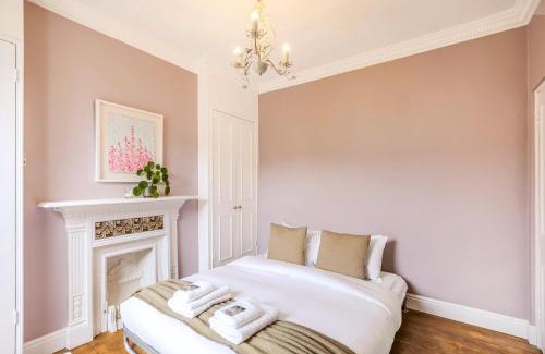 Sands End Apartment | Peaceful multilevel 2BR flat with Garden in Fulham