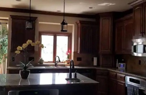 Shawnee House | Peaceful Oasis