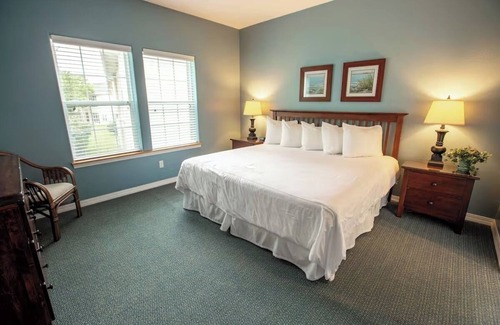 Branson Hotel | Peaceful Ozark Escape w/Jacuzzi Tub + Kitchen for Easy Meal Prep | 4 Units