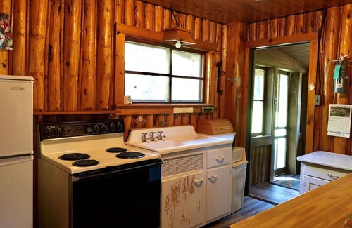 Hayward Cabin | Peaceful Pines on Little Round