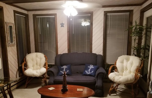 Bellmore Apartment | Peaceful, private guest suite with a hot tub!!