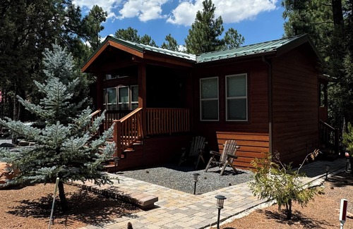 Show Low Cabin | PEACEFUL, QUITE, COMFORTABLE UNIQUE GET AWAY FROM THE HEAT!