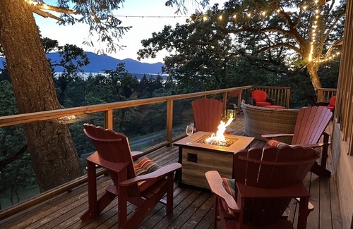 Salt Spring Island House | Peaceful, Relaxing, Luxury Ocean view home, 5 private acres, salt water hot tub.