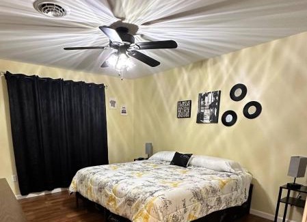 Bastian House | Peaceful & Relaxing 3BR Private Home Away from Home