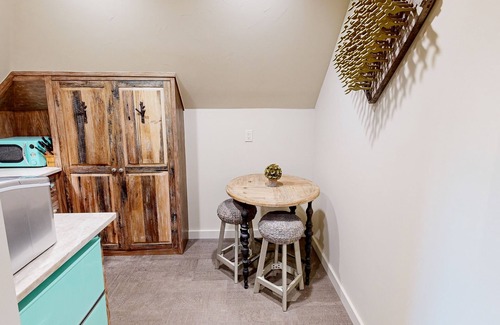 Fredericksburg Condo | Peaceful & stylish getaway with patio & stunning views - near rivers & wineries