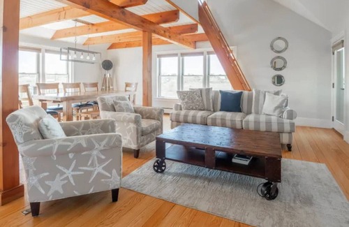 West of Town House | Peaceful summer retreat! Pool, close to town & beach!
