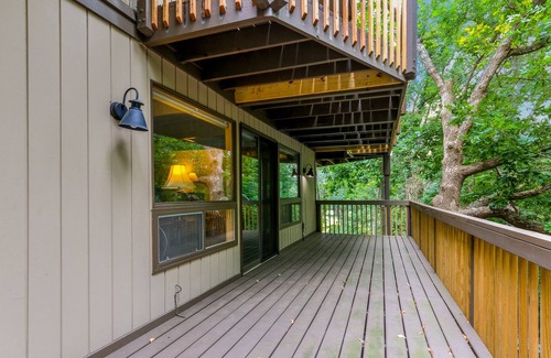 Fontana House | Peaceful Treetop Lake House