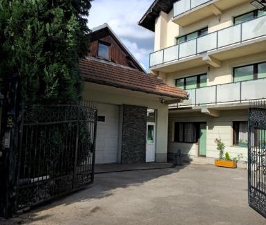 Novo Sarajevo Villa | Peaceful Vacation Villa & Garden