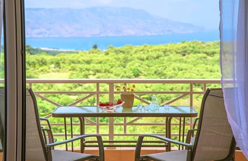 Filaki House | Peaceful Villa in Kournas,private pool and BBQ,up to 6guests