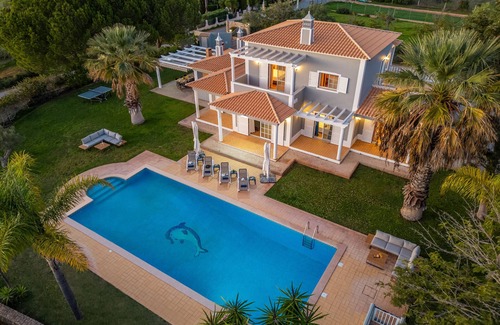 Silves Villa | Peaceful villa w/heatable pool in Pêra