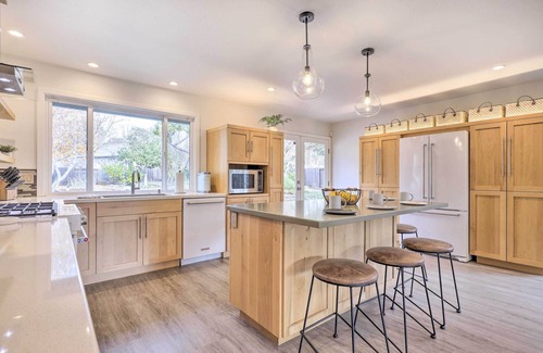 Santa Rosa House | Peaceful Windsor Retreat w/Private Hot Tub!