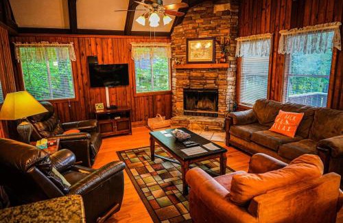 Pine Mountain Ski Chalet | Peaceful wooded view chalet