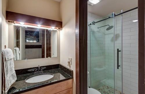 Peak 8 Apartment | Peak 8 Village 43 by Great Western Lodging