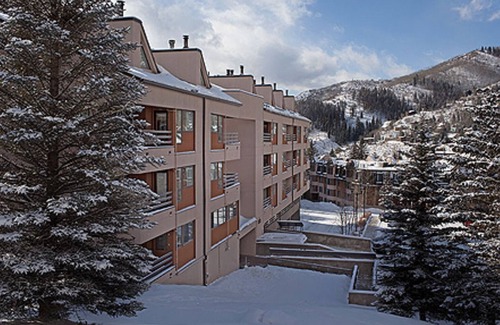 Vail Condo | Peak season accommodations minutes from the slopes of Vai, Colorado. Sleeps 8.