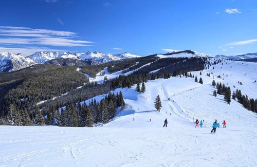 Vail Condo | Peak season accommodations minutes from the slopes of Vai, Colorado. Sleeps 8.
