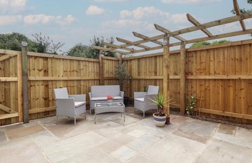 Alford House | Pear Tree Lodge