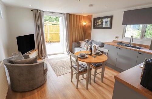 Alford House | Pear Tree Lodge