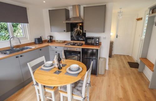 Alford House | Pear Tree Lodge
