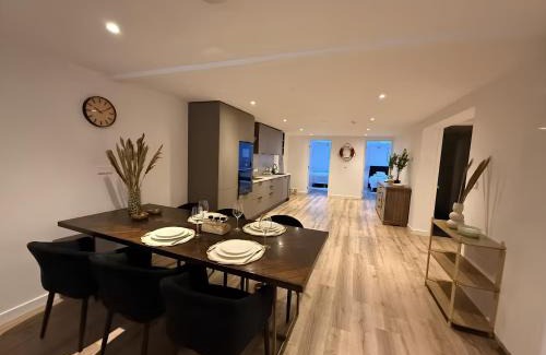 Oude Pijp Apartment | Pearl of the Cuyp Modern Comfort in De Pijp