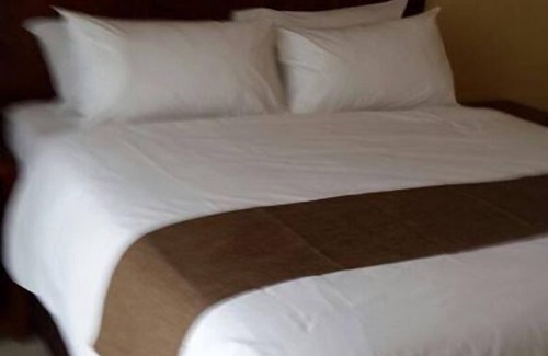 Bulawayo Cabin | Pebble Rock Lodge