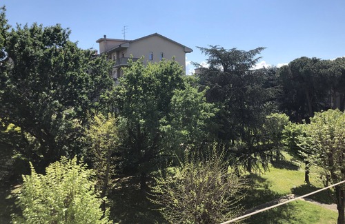 Prato Apartment | Pecci apartment Rosy description