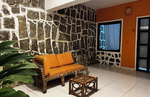 Veloso Apartment | Pedra Suite 5 minutes from Veloso Beach