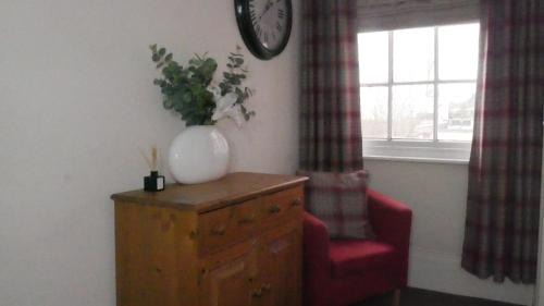 Burton on Trent Apartment | Peel House Apartments - Great for Professionals & Weekends Away