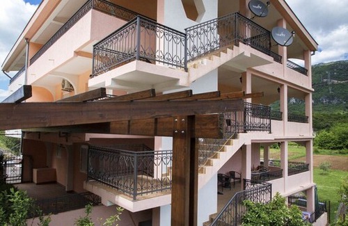 Glavatske Kucice Apartment | Pejovic Residence in Budva