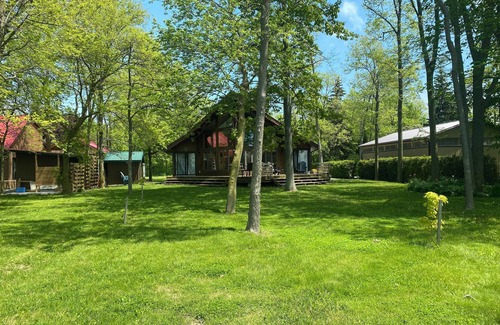 Kingsville Cottage | Pelee Cabana: Private beach front property with stunning nightly sunsets