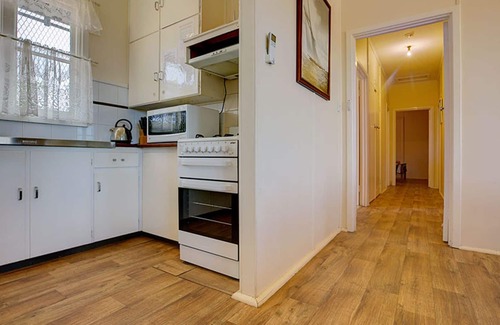 Exmouth House | Pelican - More parking than at any other holiday house in Exmouth!
