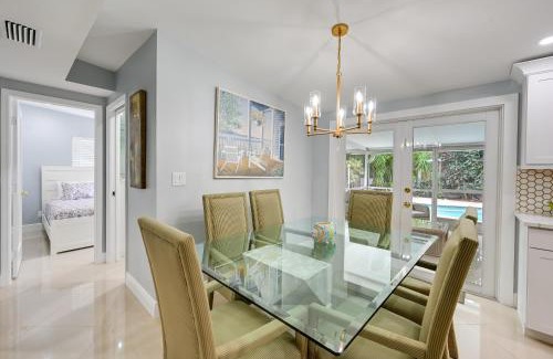 East Naples Villa | Pelican Nest, Tropical Naples Villa with Pool
