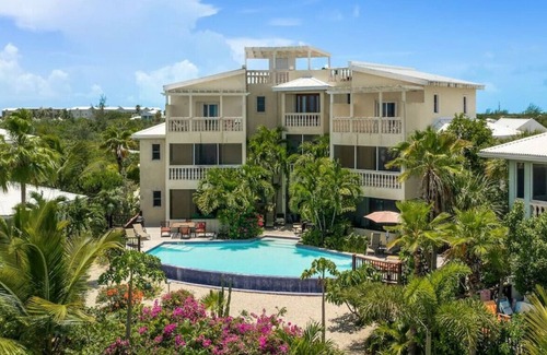 Leeward Settlement House | Pelican's Nest #2,#3 and #4 · Oceanview 9 Bed Home - Steps to Grace Bay Beach