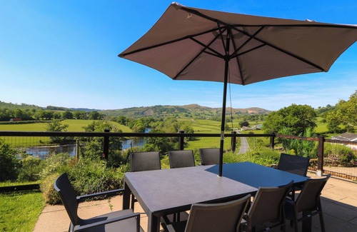 Builth Wells Cottage | PEN Y BANC, pet friendly, with hot tub in Builth Wells