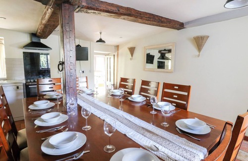 Llandrindod Wells Cottage | PENARTH, pet friendly, character holiday cottage in Builth Wells