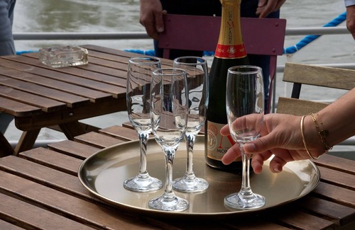 Avignon Boat Rental | Peniche Spa Le Makara Cottage 2 Bedrooms
