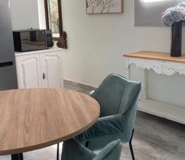 Pennington House | Pennington Splendor Apartment