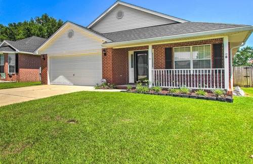 West Pensacola House | Pensacola Home ~ 2 Mi to Perdido Bay Beaches!