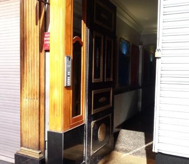 Huertas House | Pensión Carrera