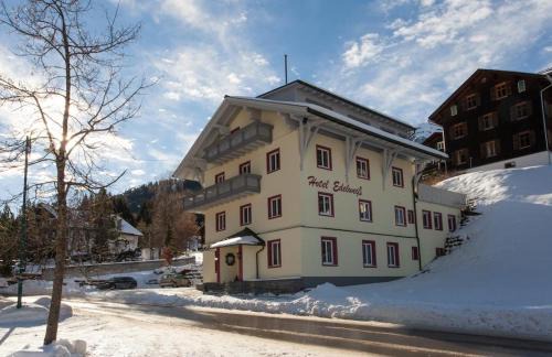 Gargellen House | Pension Edelweiss - Bergdorf Gargellen 1423m - 200m zur Schafbergbahn
