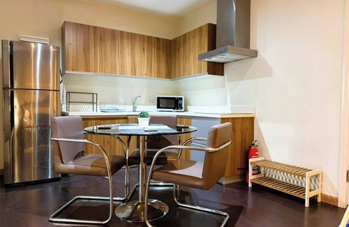 Downtown Apartment | Penthouse 2 bedroom unit with balcony